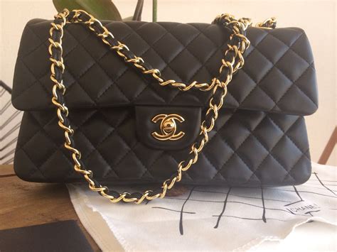 precio de un bolso chanel|bolsa Chanel original precio.